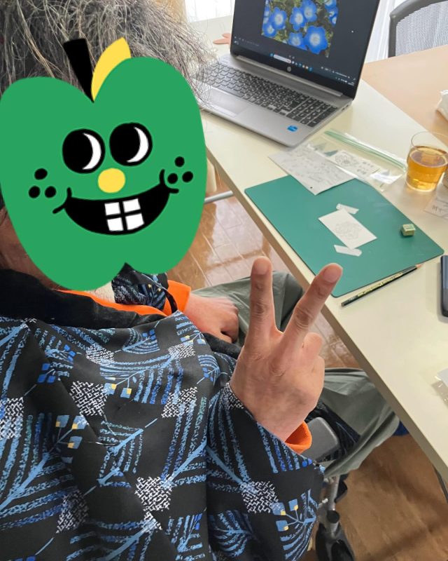 月末の今日は利用人数が少なめで、事業所内はいつもよりゆったりとした雰囲気です。

静かな空間の中、それぞれが自分のペースを大切にしながら作業を進めています。

周りを気にせず集中できたり、職員とゆっくり話をしながら手を動かしたり。
忙しい日もあれば、こんな穏やかな日も。

一日一日を大切にしながら、今日も無理なく取り組んでいます。
きのした

#就労継続支援B型
#事業所の日常
#ゆったり作業
#自分のペース
#月末のひととき