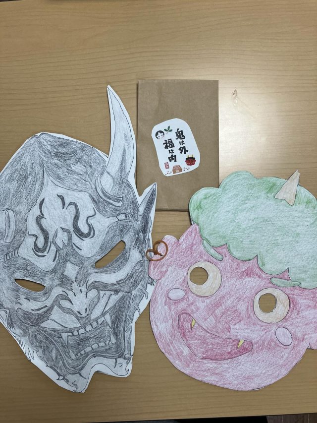 節分の行事が無事に終わりました👹
この日のために、利用者さんが一生懸命作ってくれた
鬼の面も大活躍😄
季節の行事を楽しみながら、
これからもみんなでゆっくり進んでいきたいと思います🌱
大森

#節分
#鬼の面
#手作り作品
#利用者さんの作品
#就労継続支援B型