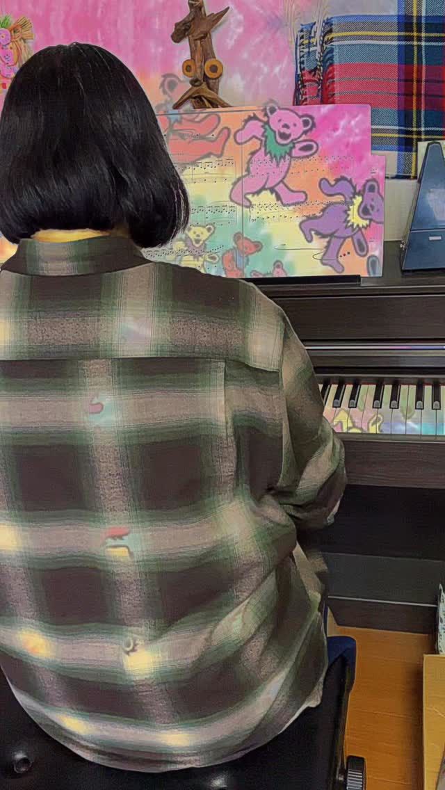 Selamat siang,
こんにちは、　アワーズワークのアセップです。
訪問時に素敵ピアノの音聴かせて頂きました。上手で感動してます。　いつもありがとうございます。